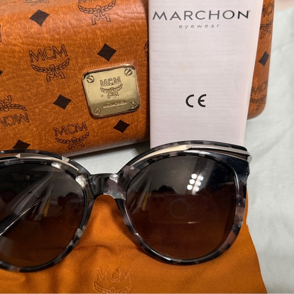 MCM Oversized Tortoiseshell Sunglasses w/Case & cleaning cloth - Picture 2 of 7
